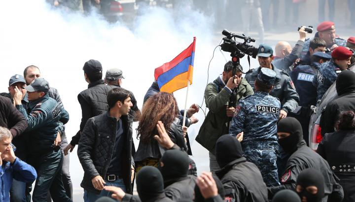 Նիկոլ Փաշինյանի գտնվելու վայրն անհայտ է. Ի՞նչ է այս պահին կատարվում Երևանում. Լուսանկարներ