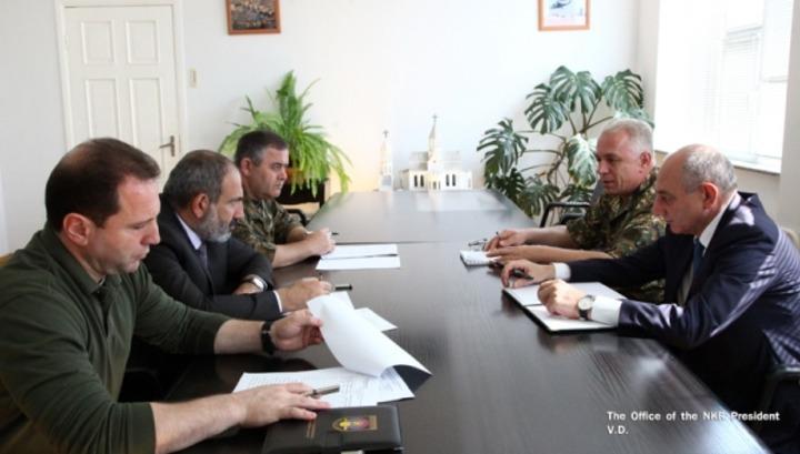 ՀՀ վարչապետը և Արցախի նախագահը քննարկել են ռազմական փոխգործակցությունն ու սահմանային իրավիճակը