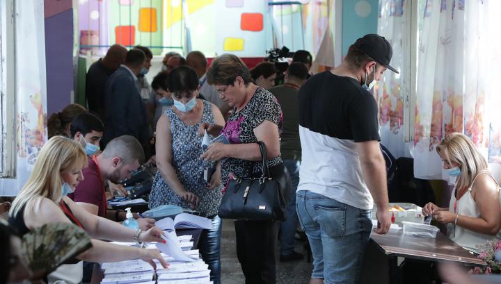 Ժամը 17:00-ի դրությամբ քվեարկությանը մասնակցել է ընտրողների 38,17%-ը