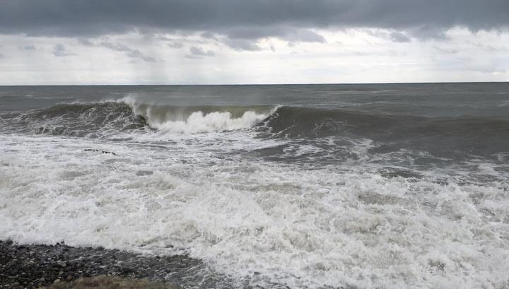 Վրաստանում փոթորիկ է․ ծով մտնելն արգելվել է