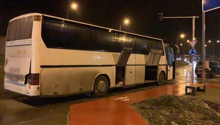 Լարսում կանգնեցված ավտոբուսը շարժվել է դեպի Երևան