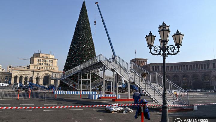 Դեկտեմբերի 21-ին կվառվեն Հրապարակի տոնածառի լույսերը