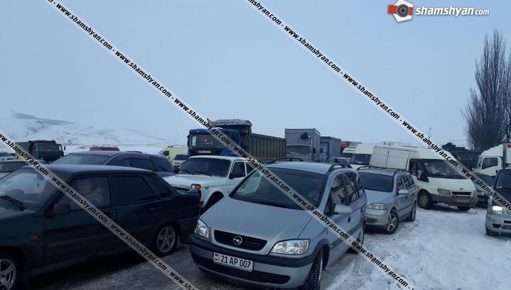 150-ից ավելի մեքենաներ մնացել են Սյունիքում՝ բաց երկնքի տակ․ Shamshyan. com