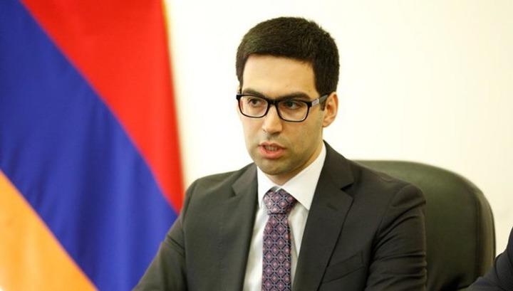 Ռուստամ Բադասյանը 6 ամսում 16 000 դոլարի պարգևավճար է ստացել․ Analitik.am