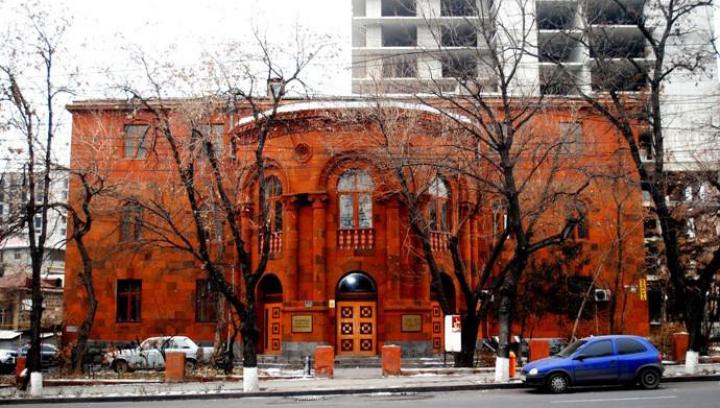 Հայաստանի գրողների միությունը պահանջում է ՀՀ վարչապետի և կառավարության հրաժարականը