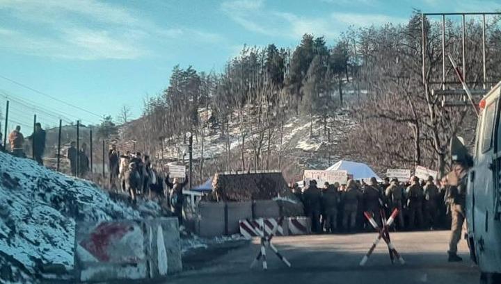 Ադրբեջանցիները ներխուժել են արցախցի երեխաներին տեղափոխող մեքենան. երեխաներից մեկն ուշաթափվել է. Արցախի ՄԻՊ