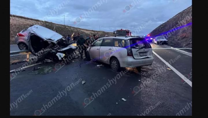 Խոշոր վթար Երևան-Գյումրի ավտոճանապարհին․ 3 հոգի տեղում մահացել են