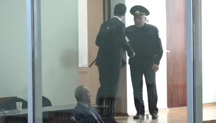 Պաշտպան Արամ Օրբելյանը լքեց դատական նիստերի դահլիճը