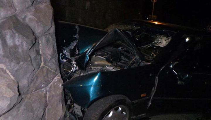 Երևանում մեքենան բախվել է ՃՈ անցակետի շենքի պատին. 4 զոհ կա
