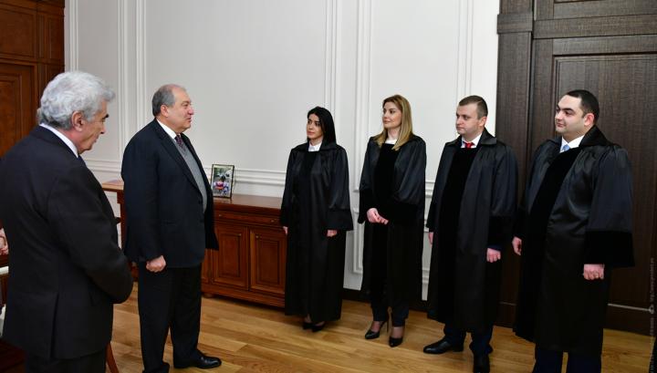 ՀՀ նախագահի նստավայրում տեղի է ունեցել նորանշանակ դատավորների երդման արարողությունը