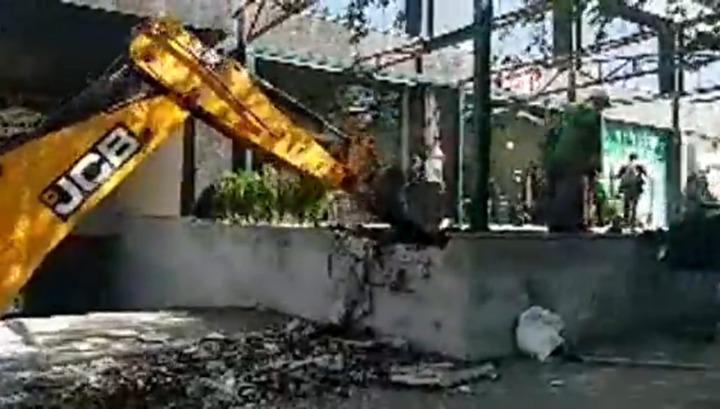 Կոմիտասի պողոտայում ապօրինի շինություն են ապամոնտաժել․ տեսանյութ