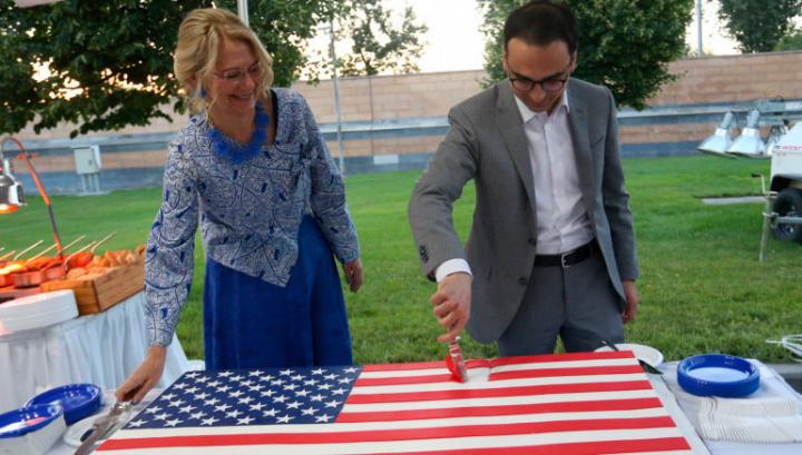 Երևանում ԱՄՆ դեսպանատունը տոնել է Անկախության օրը