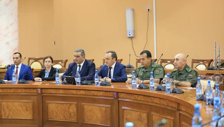 Ռազմական կցորդներին է ներկայացվել հայ-ադրբեջանական սահմանին ստեղծված օպերատիվ իրավիճակը