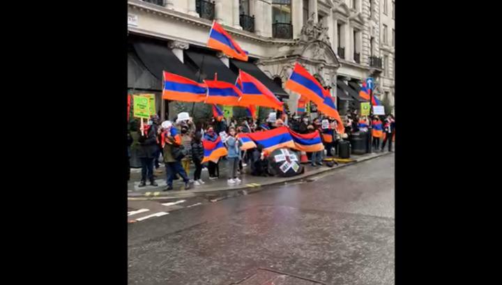 Մեծ Բրիտանիայի հայ համայնքի բողոքի ցույցը՝ British Petroleum-ի գրասենյակի դիմաց․ ՈւՂԻՂ