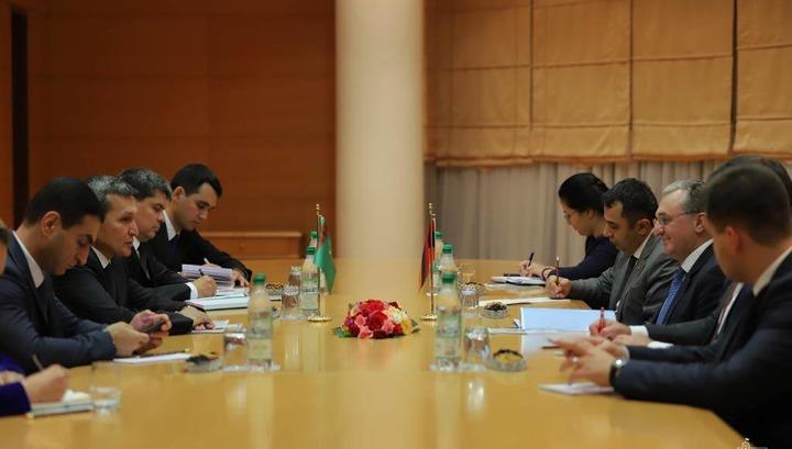 Զոհրաբ Մնացականյանը հանդիպել է Թուրքմենստանի ԱԳՆ-ին
