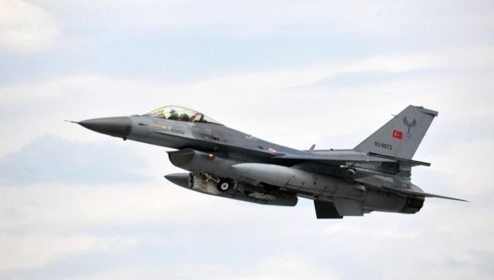 ՊՆ. Թուրքիայի F-16 կործանիչի կողմից ՀՀ օդային տարածքում խոցվել է ՀՀ ԶՈւ ՍՈւ-25 գրոհիչը