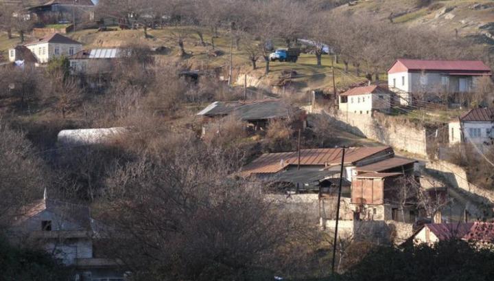 Ադրբեջանի ԶՈՒ-ն Խնուշինակ գյուղում գյուղատնտեսական աշխատանքներ կատարող 2 քաղաքացու ուղղությամբ արկեր է արձակել. Արցախի ՔԿ