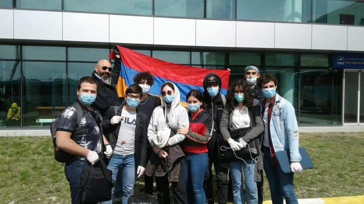 45 հայ աշակերտներ և ուսանողներ վերադարձան Հայաստան. Վրաստանում ՀՀ դեսպանություն