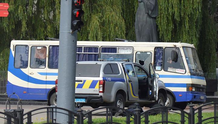 Ուկրաինայի Լուցկ քաղաքում անհայտ անձը գրավել է ավտոբուսն ու պատանդ վերցրել ուղևորներին