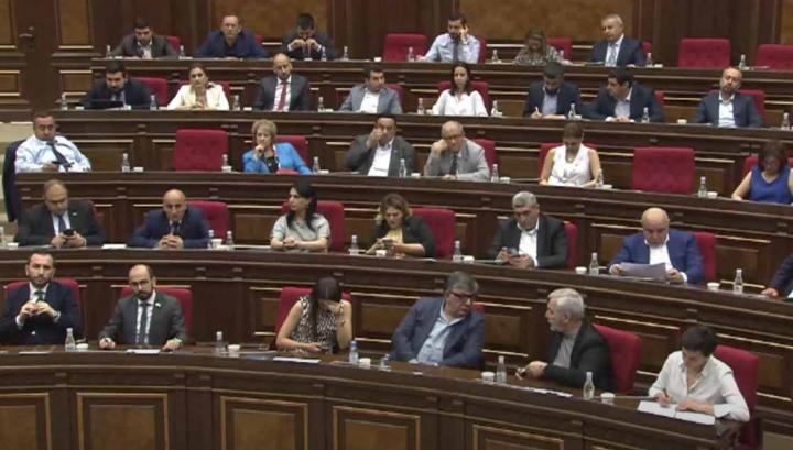 ԱԺ-ն արտահերթ  նիստում ընտրում է գլխավոր դատախազ, այնուհետև Վճռաբեկ դատարանի դատավորներ