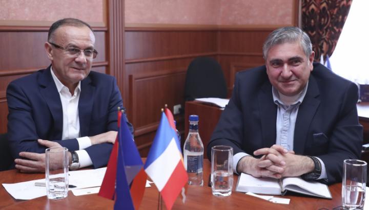 «Հայաստան» խմբակցության պատգամավորները հյուրընկալել են ՀՀ-ում Ֆրանսիայի դեսպանին