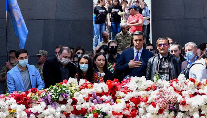 ՀՀ ՄԻՊ աշխատակազմը հարգանքի տուրք է մատուցել Հայոց ցեղասպանության զոհերի հիշատակին
