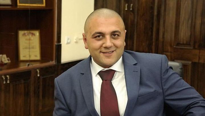 Կարեն Սարուխանյանը որոշել է Գյումրիում դպրոցի պահակից սկսած, նշանակել իր ծանոթ-մտերիմներին․ «Հրապարակ»