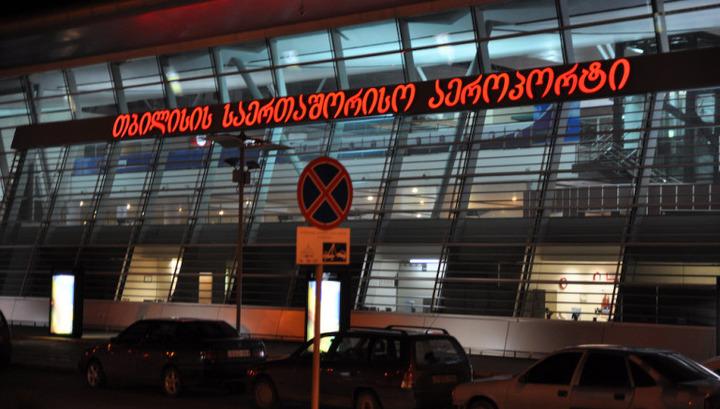 Թբիլիսիի օդանավակայանում Հայաստանի քաղաքացիներից մոտ 12 000 դոլար արժողությամբ մաքսանենգ ոսկի է առգրավվել