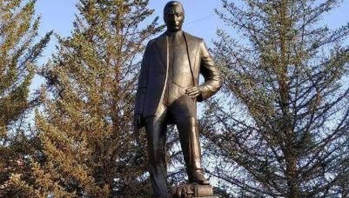 Հավատում եմ՝ մեծ ցանկություն կունենաք ապամոնտաժելու Սողոմոն Թեհլերյանի արձանը. Սոֆյա Հովսեփյանը՝ իշխանություններին