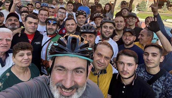 Իսկ Հայաստանում դեռ հեծանիվ են քշում...«Փաստ»