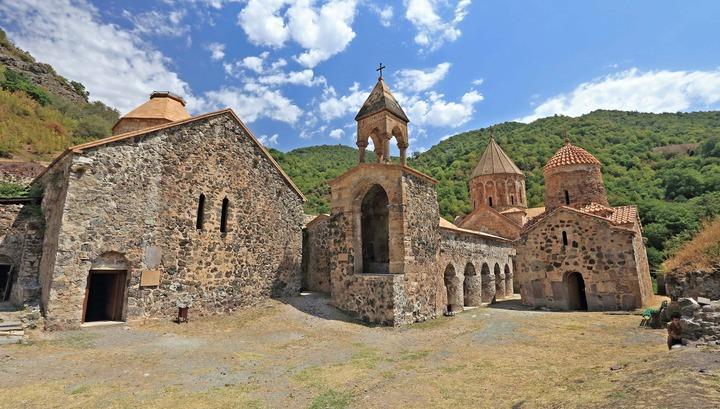 Ադրբեջանը պահանջում է Դադիվանքից վտարել հայ հոգևորականներին