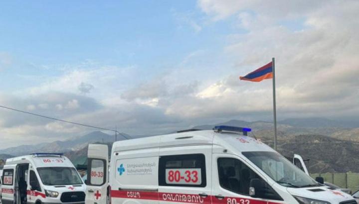 Շտապօգնության մեքենաներով Արցախից Հայաստան են տեղափոխել խնամքի կարիք ունեցող 20 անձանց
