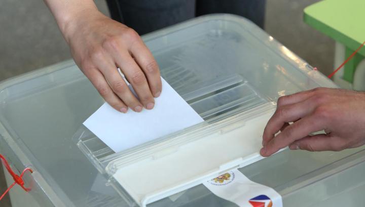 Վերին Դվինում քվեարկությանը մասնակցել է ընտրողների 52,94%-ը, Արզնիում` 54,60%-ը
