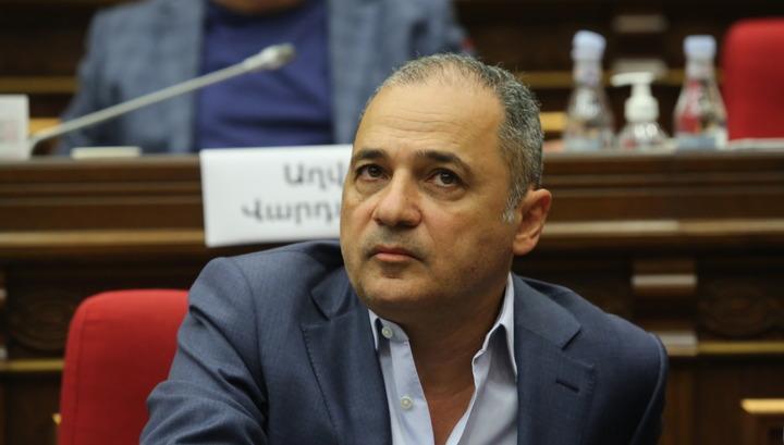 «Վերածնվող Հայաստան» կուսակցության երեք պատգամավորները վայր են դնում մանդատները