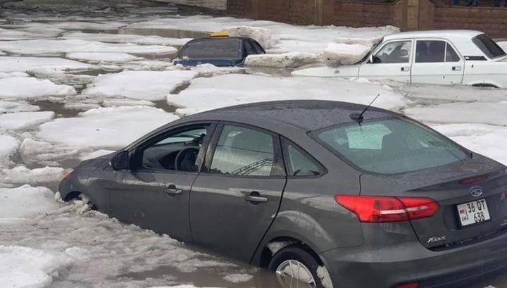 Ջրհեղեղ՝ Գյումրիում․ մեքենաներ են ջրասույզ եղել