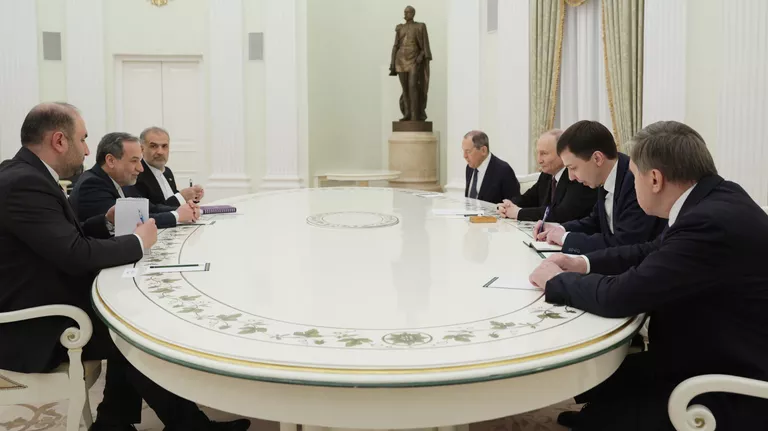Песков раскрыл детали встречи Путина и главы МИД Ирана