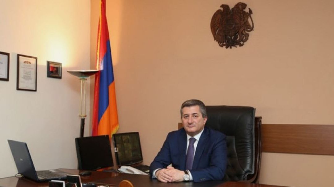 Հակակոռուպցիոն կոմիտեի նոր նախագահը ազատվում է սկանդալի կենտրոնում հայտնված պաշտոնյաներից․ «Ժողովուրդ»