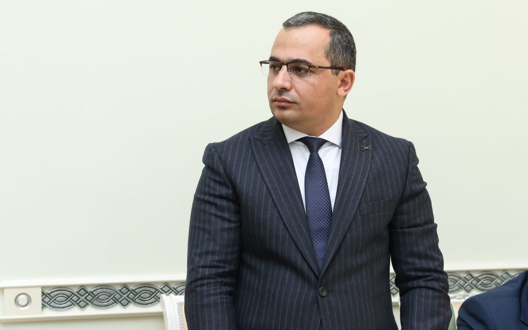 Սպիտակցի Արթուր Պողոսյանը բարձր պաշտոնների է նշանակում հատկապես իր համերկրացիներին․ «Հրապարակ»