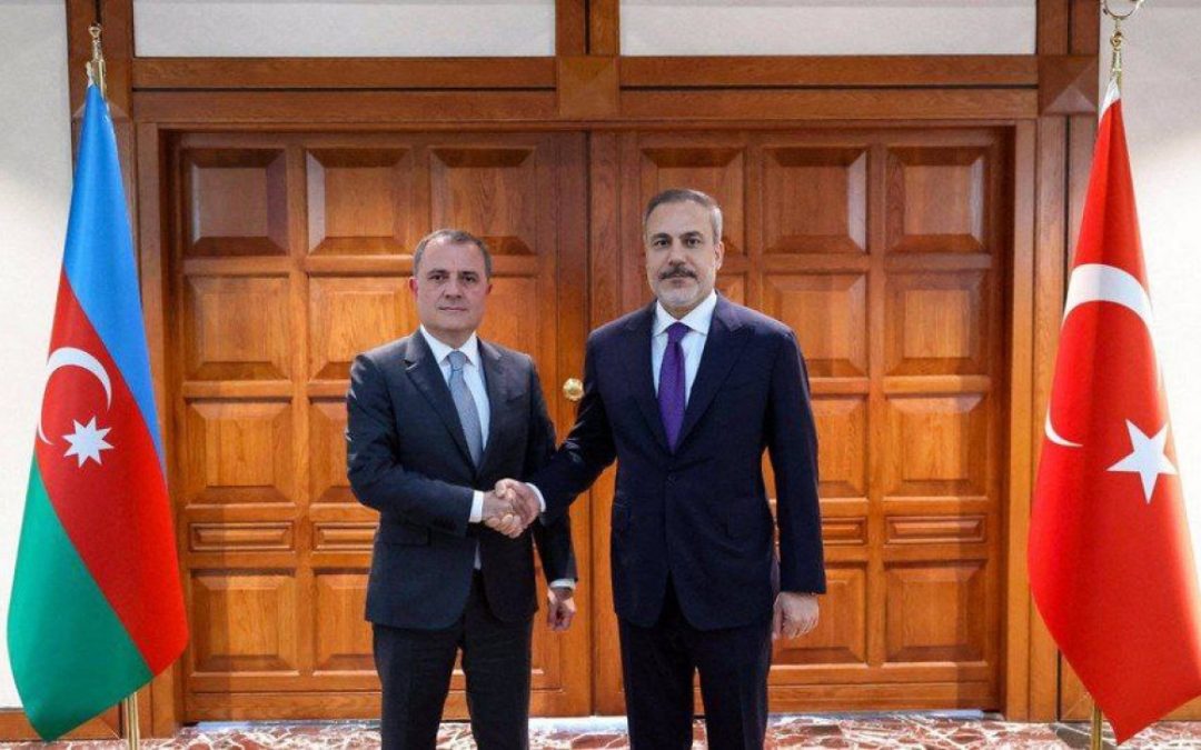 Անթալիայում հանդիպել են Ադրբեջանի և Թուրքիայի ԱԳ նախարարները