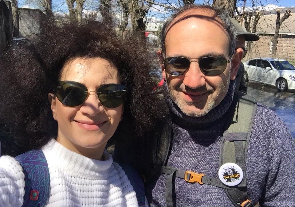 «Գեղցի, անգրագետ, տխմար, ապուշ, անուղեղներ»․ Փաշինյանի կնոջ հերթական գրառումը