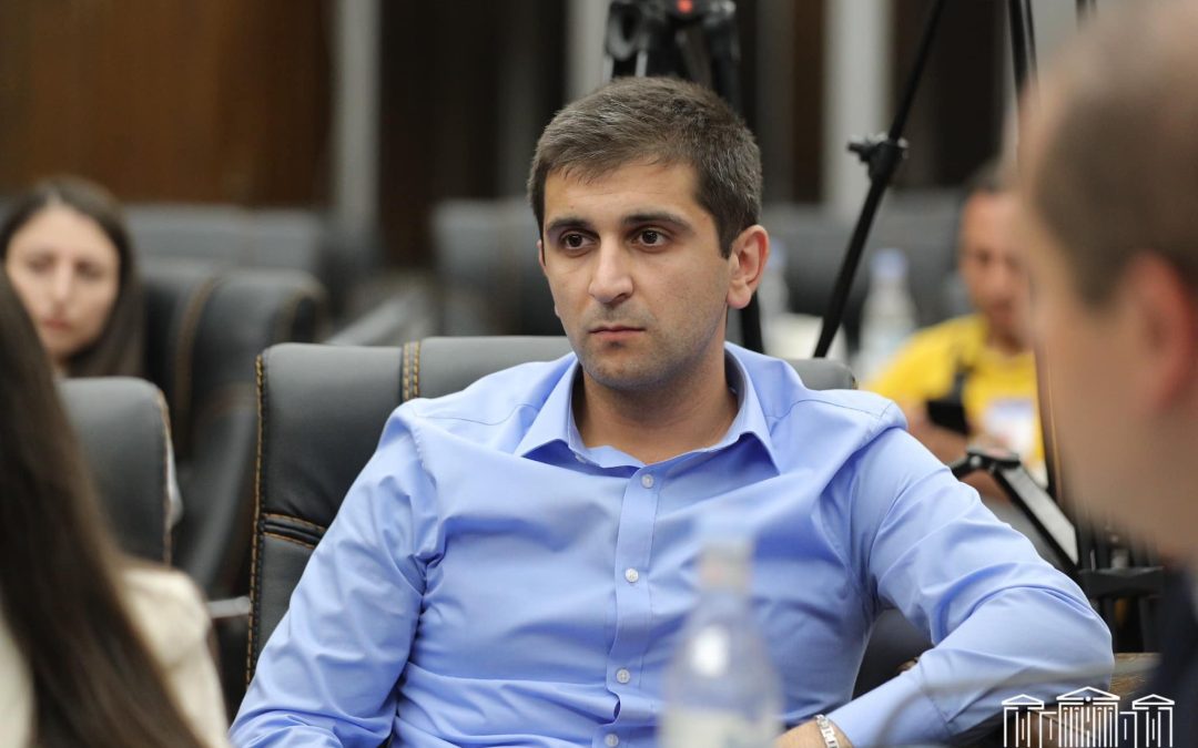 Փաստացի ուխադրուժը, ով չի տալիս հրաժարական, պահանջում է ենթադրյալ ուխտադրուժի հրաժարականը. Վահե Գրիգորյան