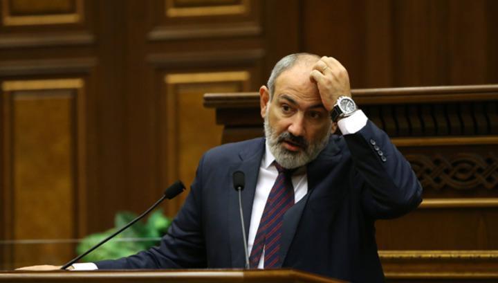Փաշինյանը կասկածներ ունի իր հենասյուների նկատմամբ․ «Իրավունք»