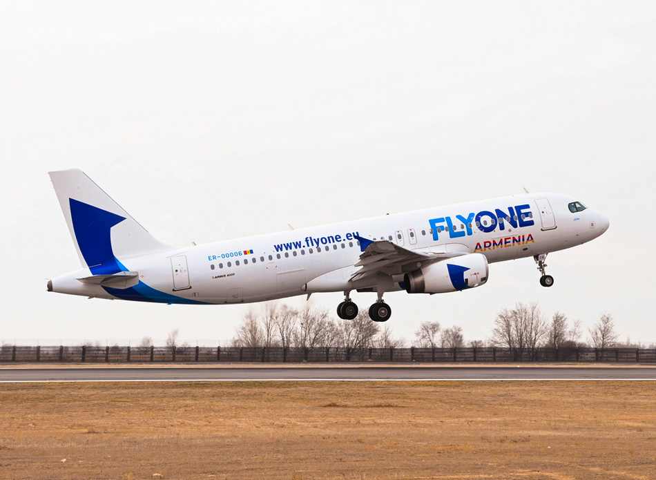 flyone-armenia-photo-airplane