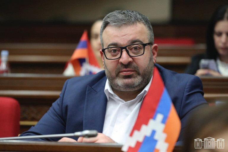 Թուրքիայում ոտաբոբիկ մզկիթ մտնողը ոստիկաններին ու «Ալֆա» ջոկատին ուղարկում է Վեհարան․ Գառնիկ Դանիելյան