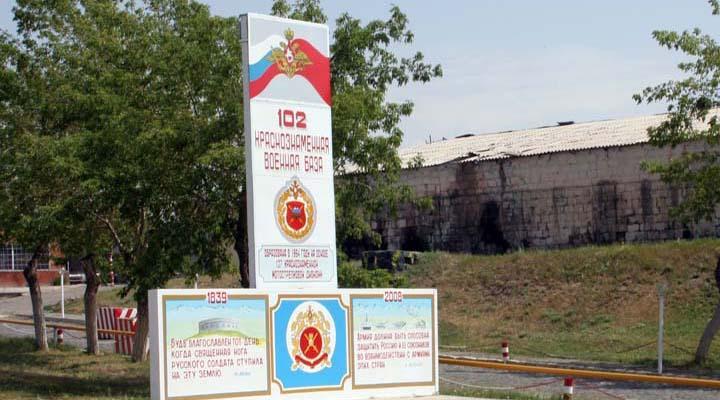 Թուրքիային ու Ադրբեջանին խանգարում է Գյումրիում տեղակայված ռուսական 102-րդ ռազմաբազան․ Անդրանիկ Թևանյան
