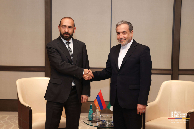 Նոր միջանցքը չպետք է խոչընդոտի Իրանի մուտքը այլ տարանցիկ ուղիներ. Արաղչին՝ Միրզոյանին
