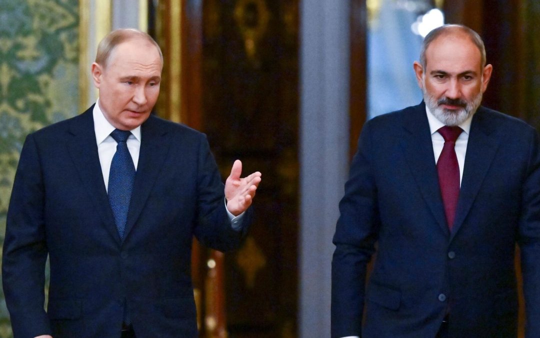 Пашинян анонсировал визит в Россию
