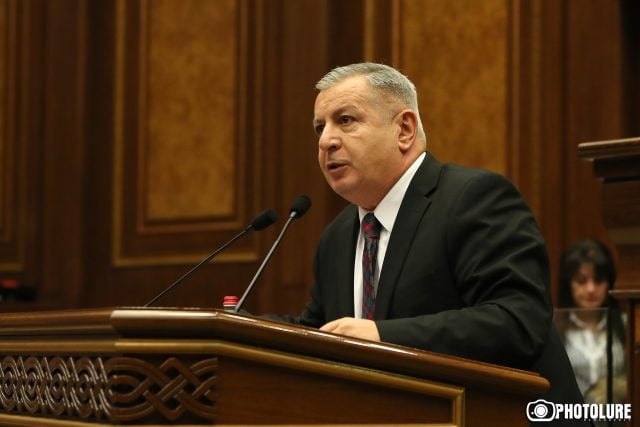 Ի՞նչ ցուցմունք է տվել քաղաքացին, որ հորդորել է պատգամավորի որդուն մեքենան հեռացնել կայանված տեղից. «Ժողովուրդ»