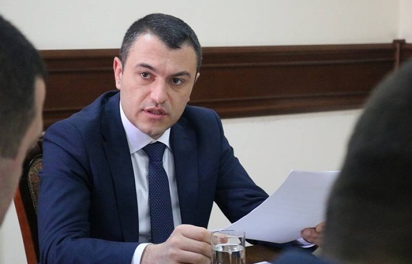 Կադաստրի կոմիտեում գաղութային բարքեր են. «Հրապարակ»