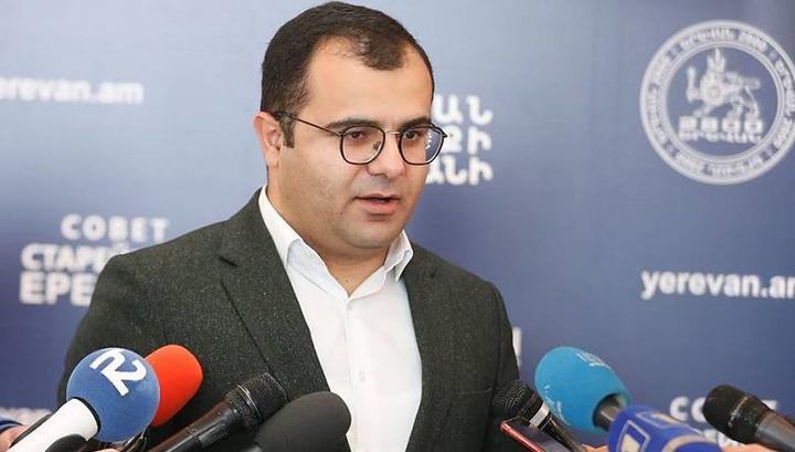 Քաղաքապետարանի պաշտոնյան բռնnւթյnւն է կիրառել նախկին քաղաքապետի խոսնակի նկատմամբ